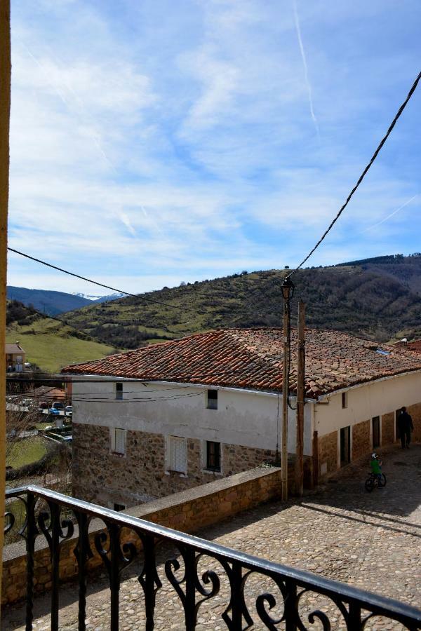 Posada Hoyos De Iregua 比略斯拉达德卡梅罗斯 外观 照片